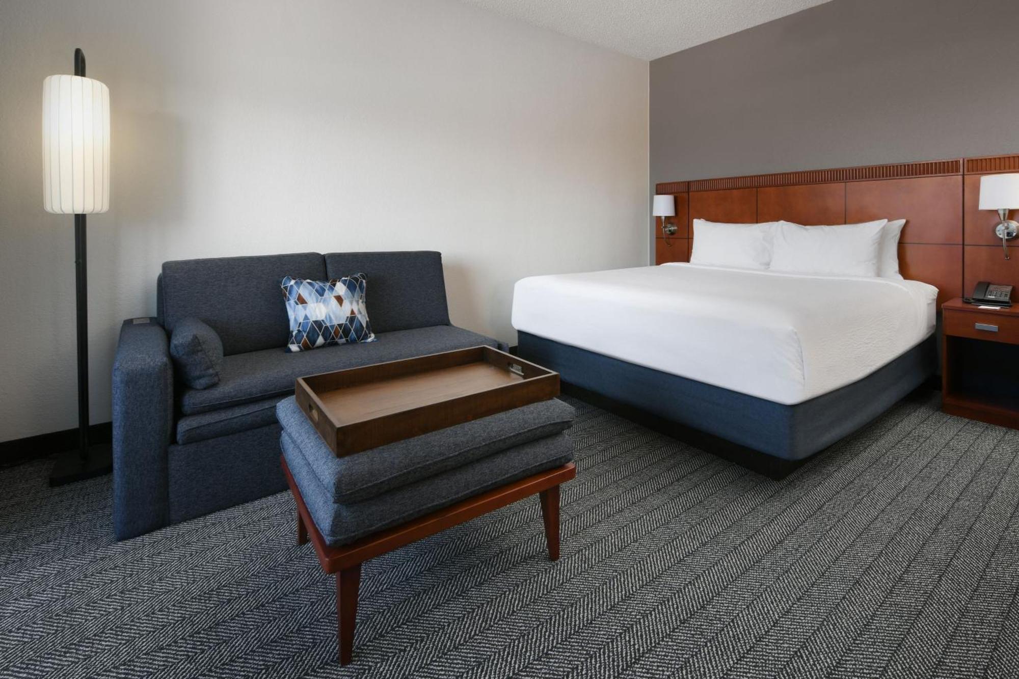 Courtyard Dallas Las Colinas Ирвинг Экстерьер фото