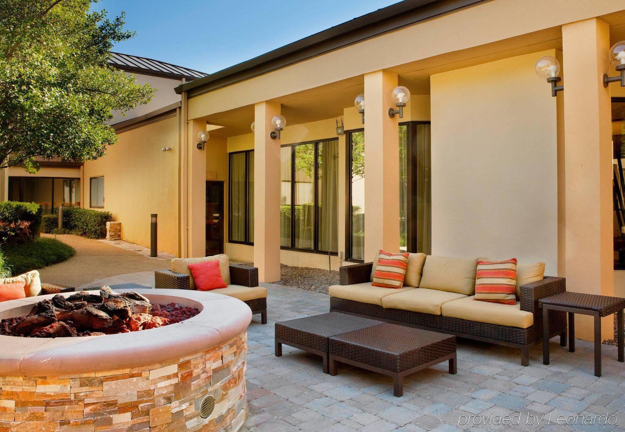Courtyard Dallas Las Colinas Ирвинг Экстерьер фото