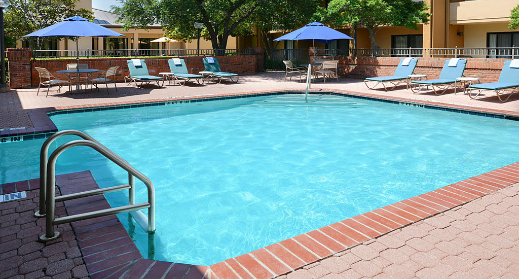 Courtyard Dallas Las Colinas Ирвинг Экстерьер фото